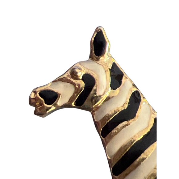 Vintage Gold Tone Zebra Brooch Pin Black White Enamel Zoo Animal Safari 1.5" - Picture 2 of 3